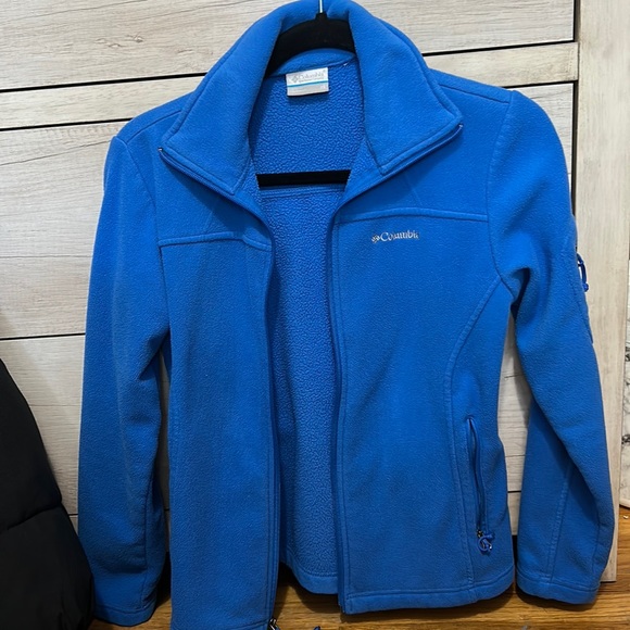 Columbia Sweater - Picture 1 of 3